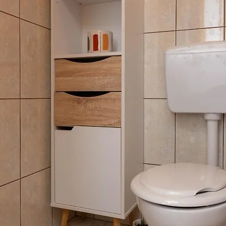 Vicia Faba Apartment Kastela