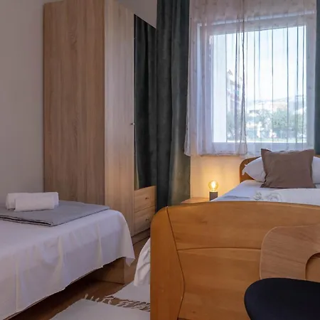 Vicia Faba Apartman *