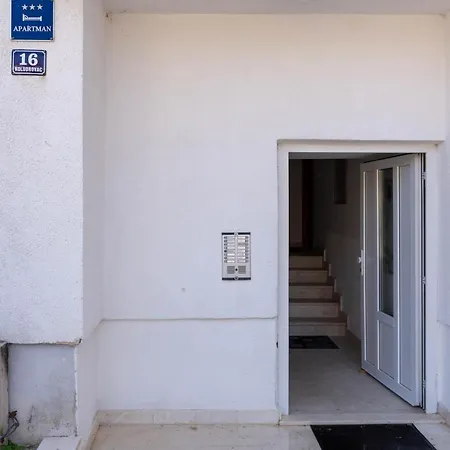 Vicia Faba Apartman *