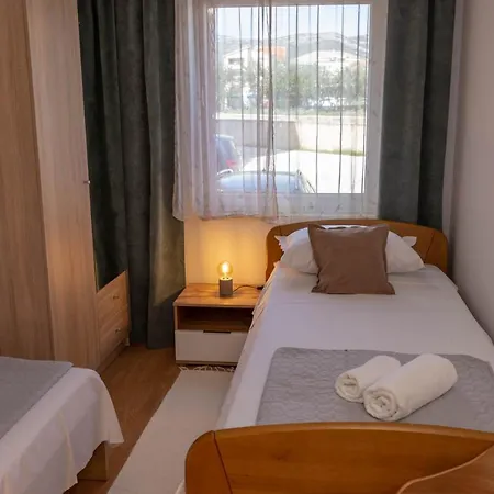 Vicia Faba Apartman Kaštela
