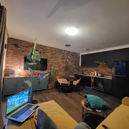 Vicia Faba Apartman